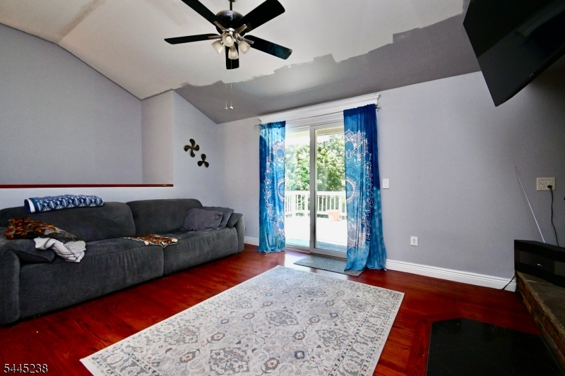 LAKE FOREST - Residential