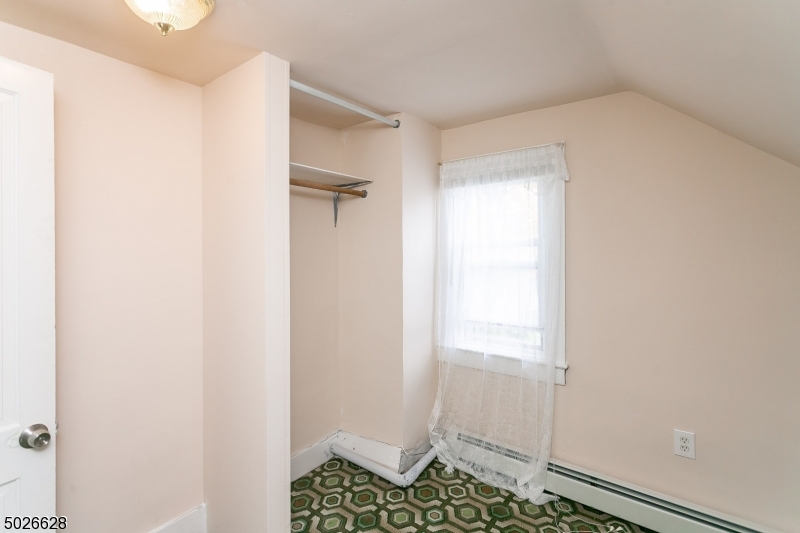 DOWNTOWN - Residential Income