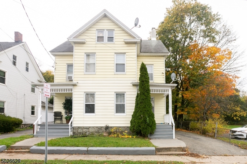 DOWNTOWN - Residential Income