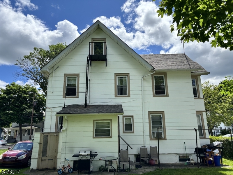 Flats - Residential Lease
