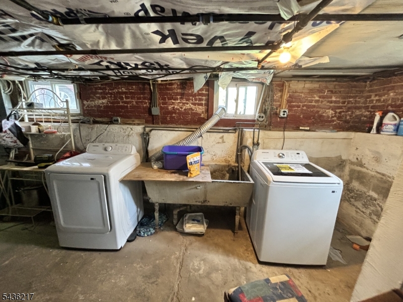 Flats - Residential Lease