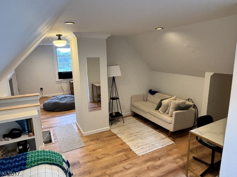 Flats - Residential Lease