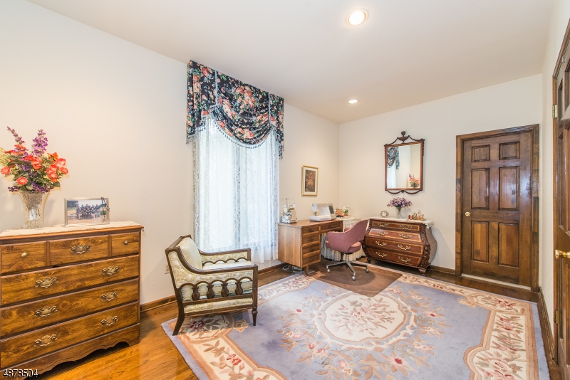Paramount Estates - Residential