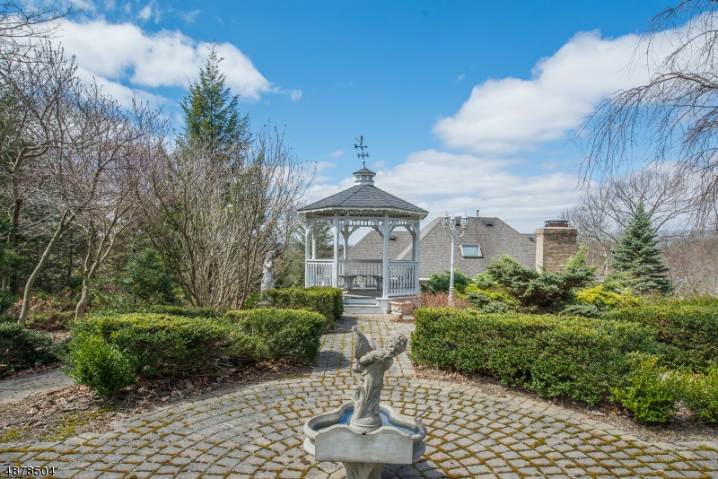 Paramount Estates - Residential