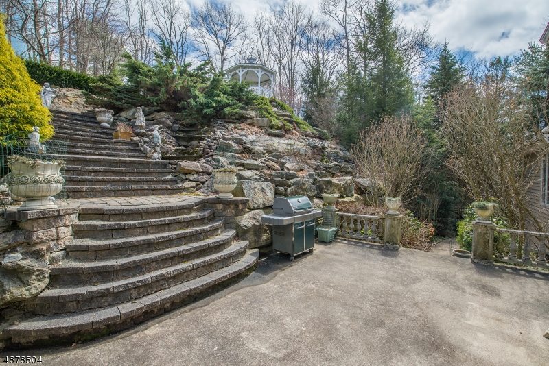 Paramount Estates - Residential