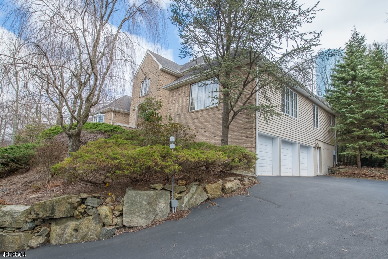 Paramount Estates - Residential