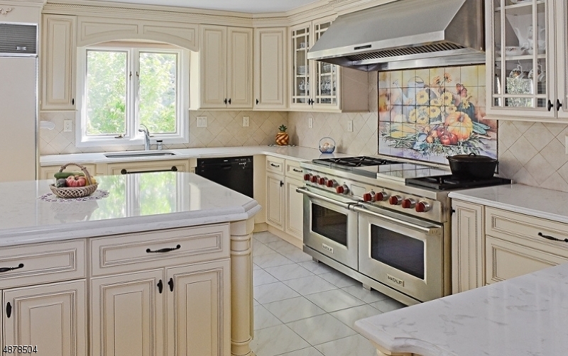 Paramount Estates - Residential