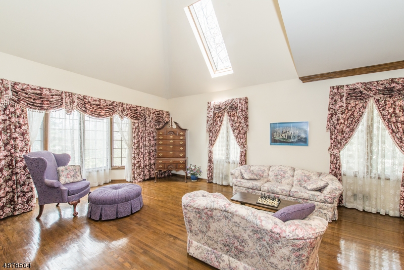 Paramount Estates - Residential