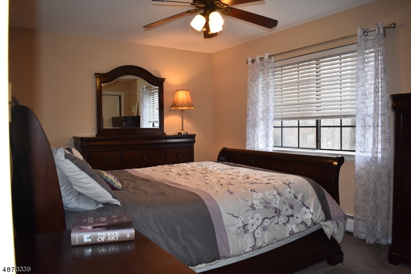 RIDGE GARDENS - Residential