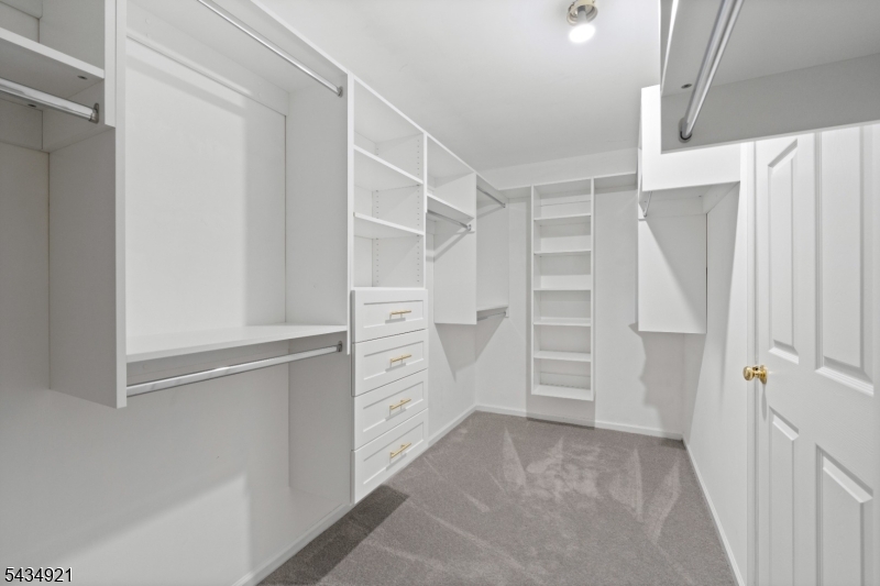 Montgomery Chase - Residential