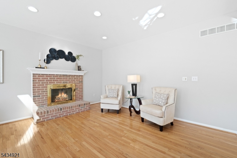 Montgomery Chase - Residential
