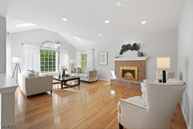 Montgomery Chase - Residential
