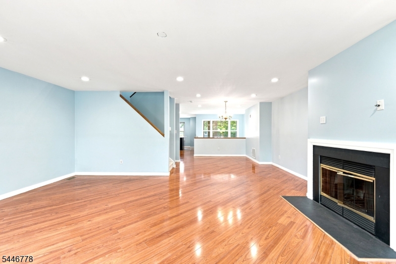 Condo/Coop/Townhouse - Residential
