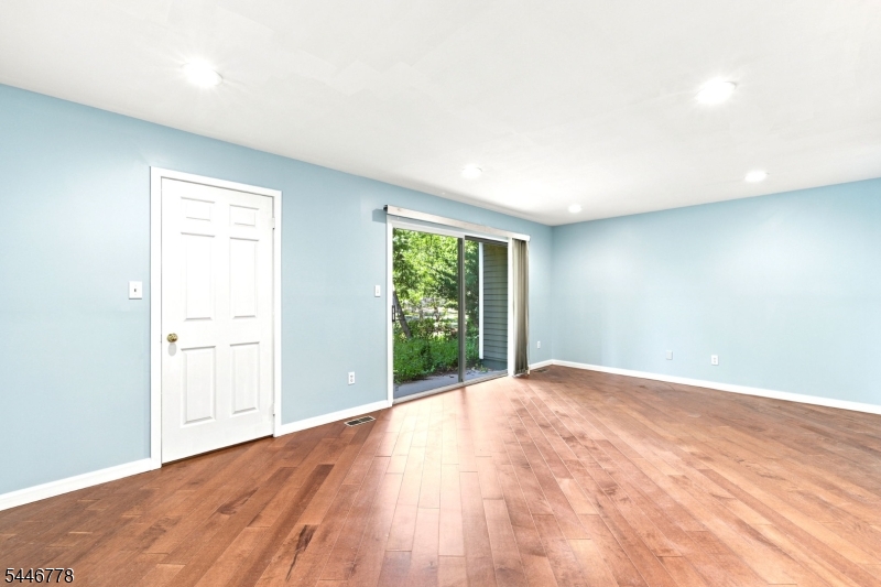 Condo/Coop/Townhouse - Residential
