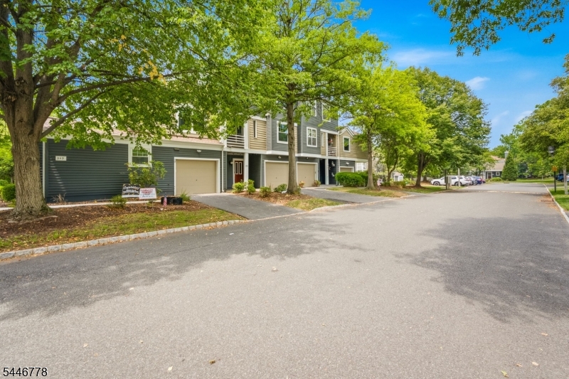Condo/Coop/Townhouse - Residential