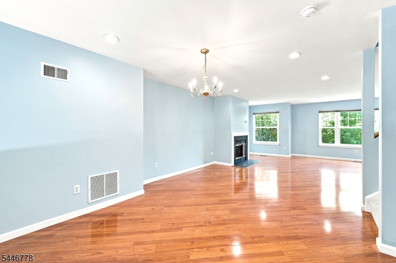 Condo/Coop/Townhouse - Residential