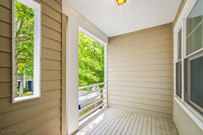 Condo/Coop/Townhouse - Residential