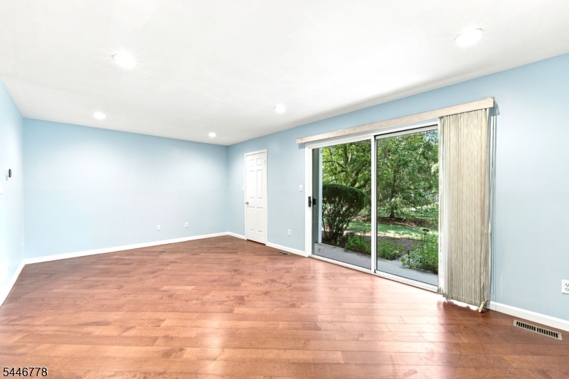 Condo/Coop/Townhouse - Residential