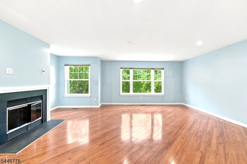 Condo/Coop/Townhouse - Residential