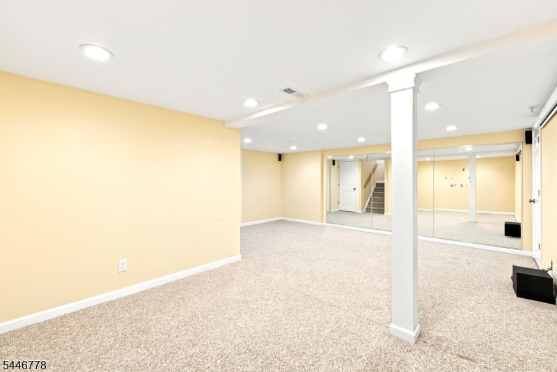 Condo/Coop/Townhouse - Residential