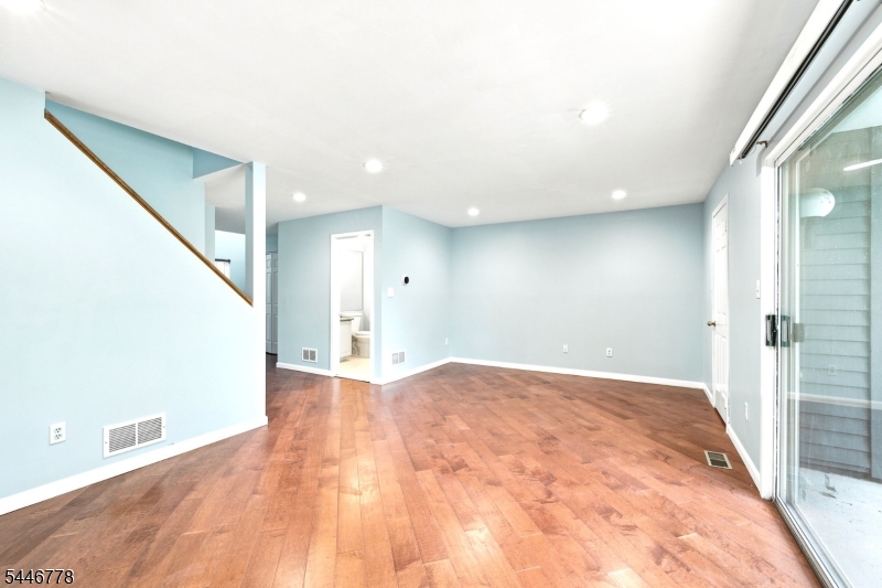 Condo/Coop/Townhouse - Residential