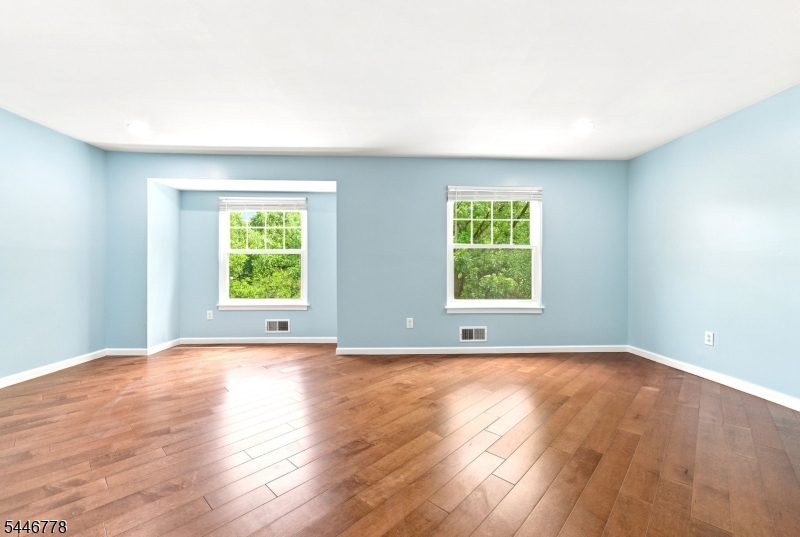 Condo/Coop/Townhouse - Residential