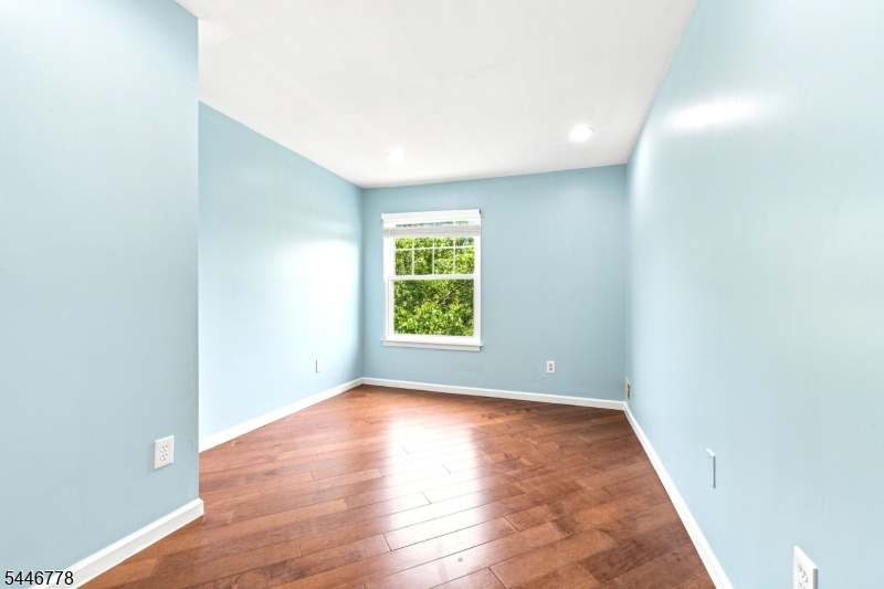 Condo/Coop/Townhouse - Residential