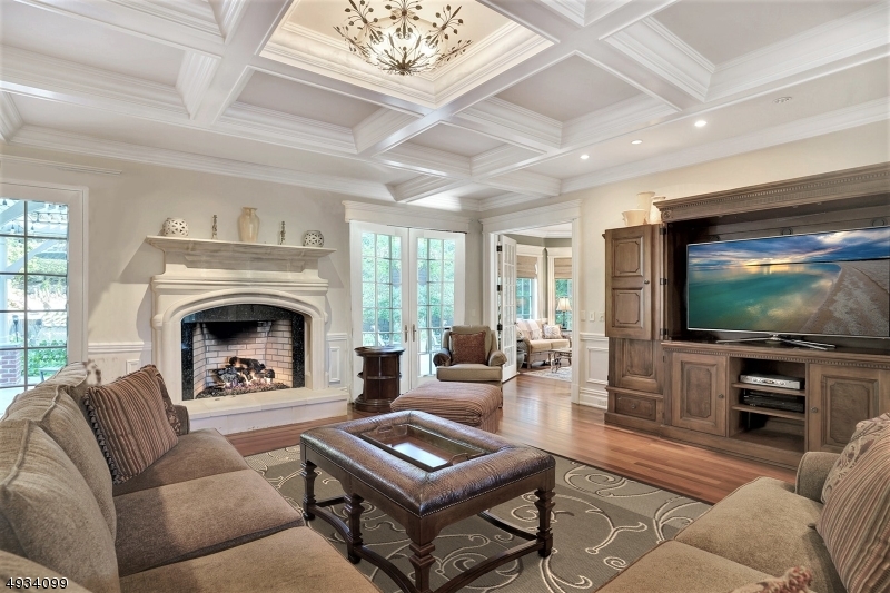 CHESTNUT HILL - Residential