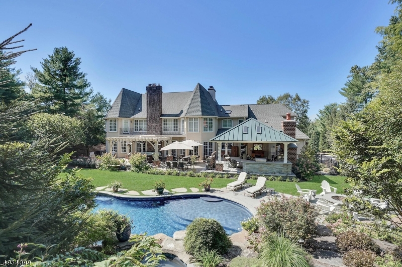 CHESTNUT HILL - Residential