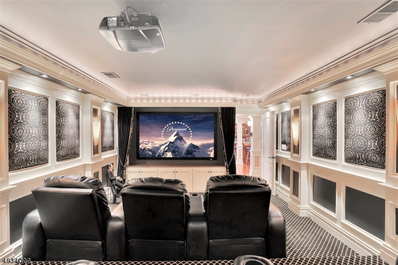 CHESTNUT HILL - Residential