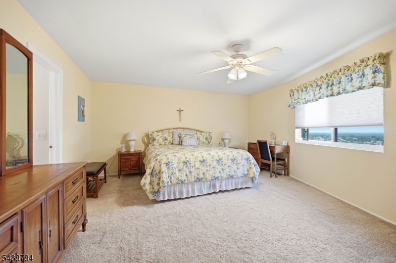 Highview At Hawthorne - Residential