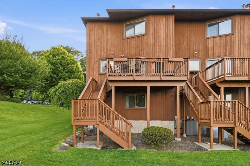 Highview At Hawthorne - Residential