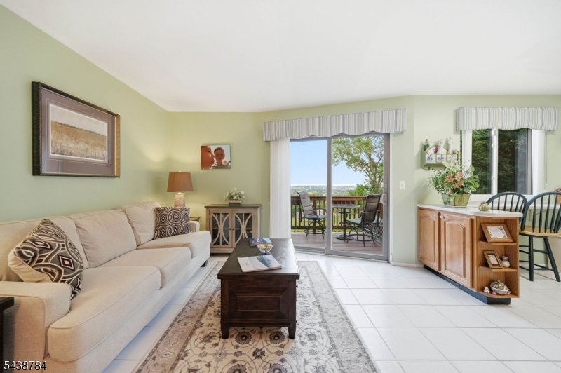 Highview At Hawthorne - Residential