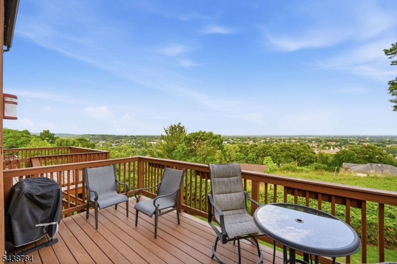 Highview At Hawthorne - Residential