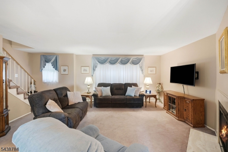 Highview At Hawthorne - Residential