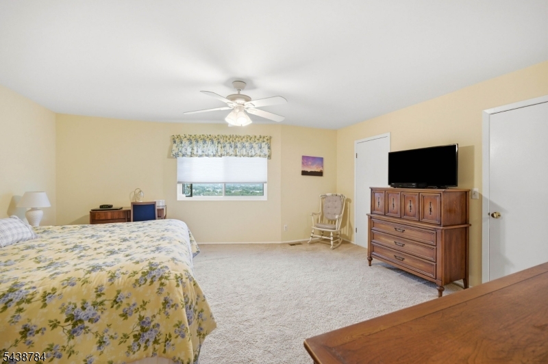 Highview At Hawthorne - Residential