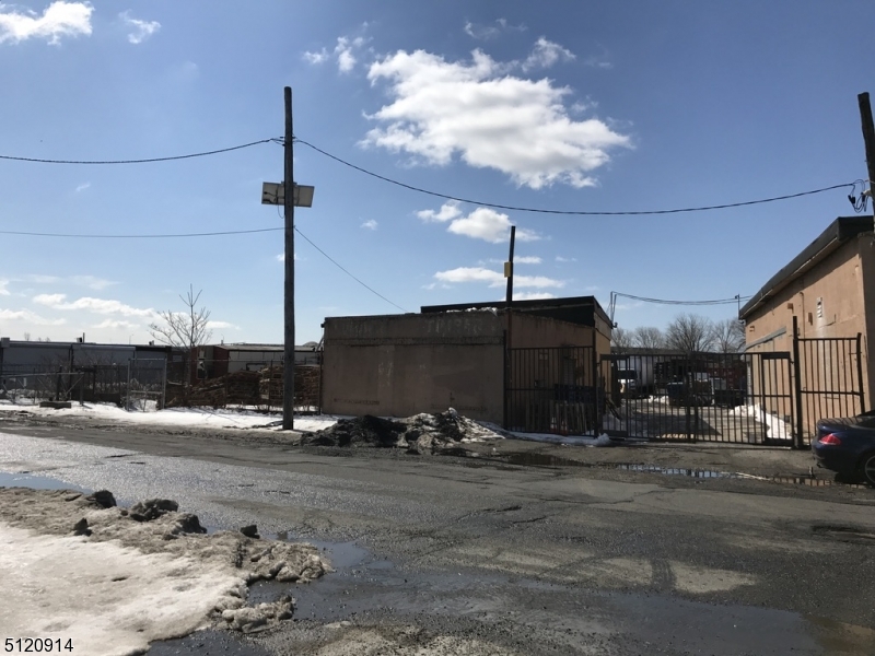 Redevelo - Commercial Sale