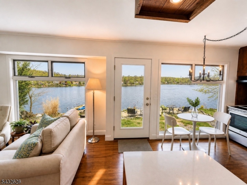 LAKE SHAWNEE - Residential Lease