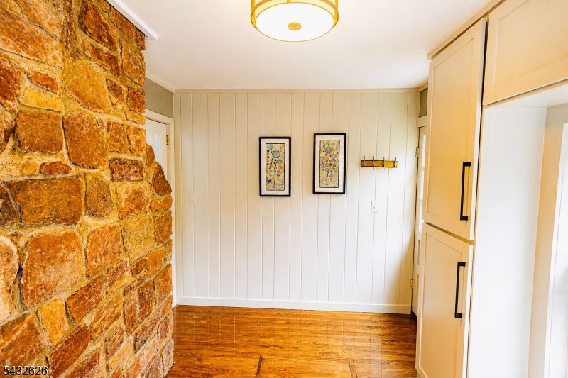 LAKE SHAWNEE - Residential Lease