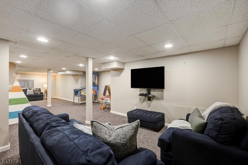 Eagles Crest - Residential