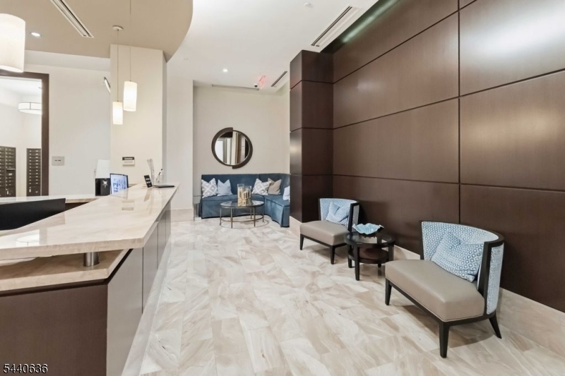 40 Park Place - Residential