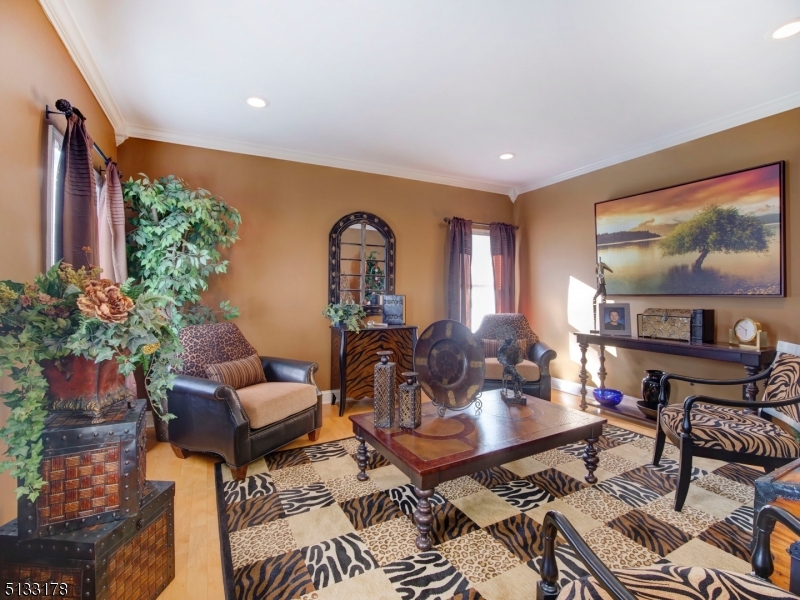 HUNTER'S RIDGE - Residential