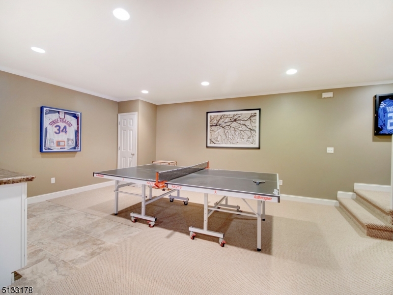 HUNTER'S RIDGE - Residential