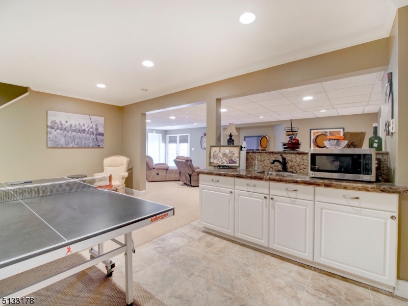 HUNTER'S RIDGE - Residential