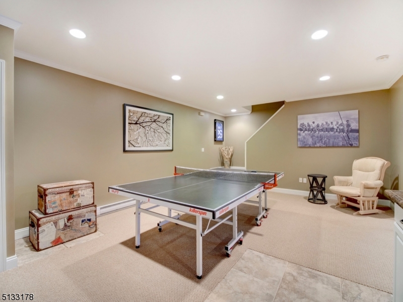 HUNTER'S RIDGE - Residential