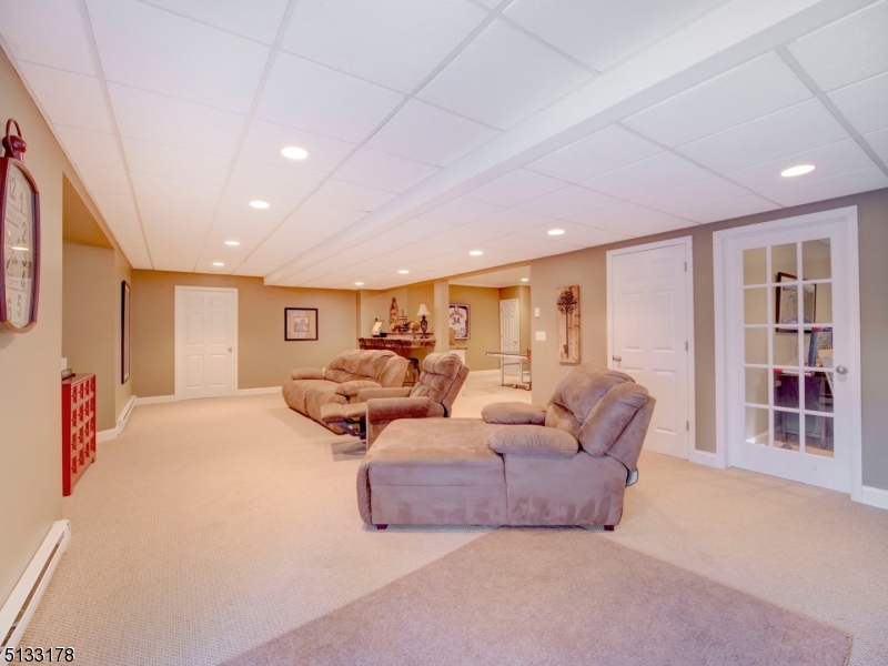 HUNTER'S RIDGE - Residential
