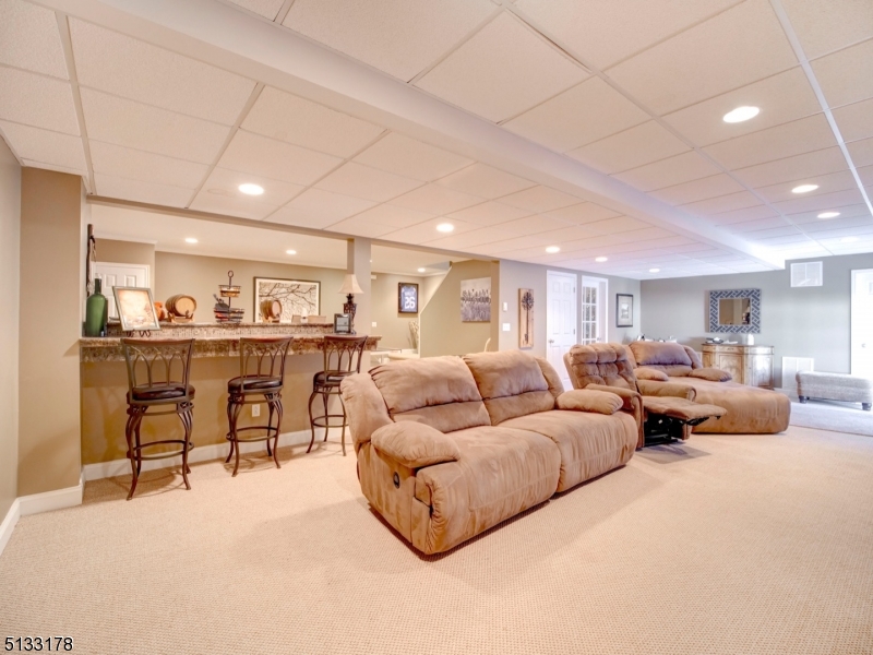 HUNTER'S RIDGE - Residential