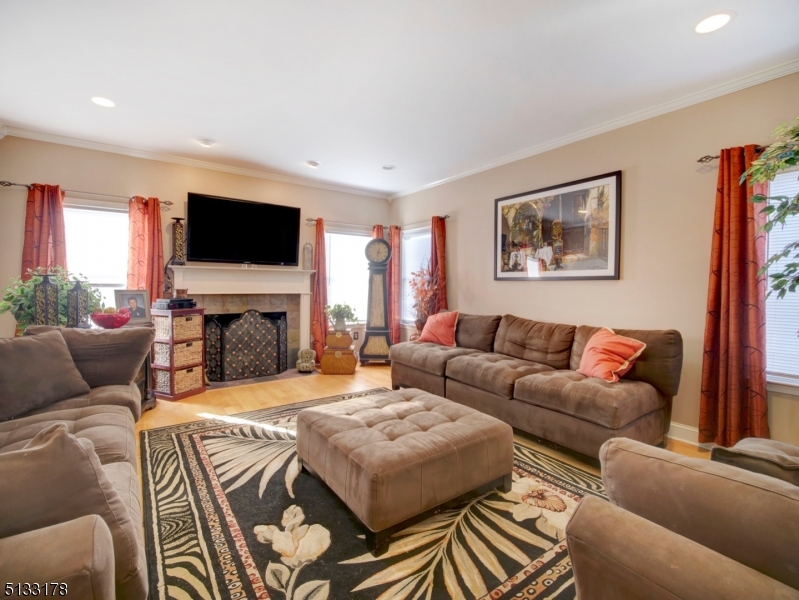 HUNTER'S RIDGE - Residential