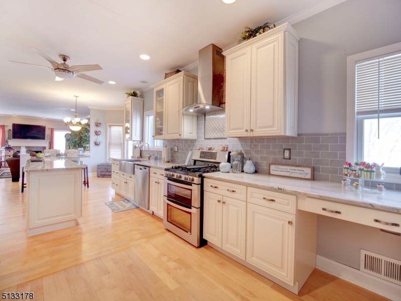 HUNTER'S RIDGE - Residential