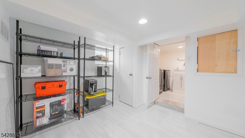 HILLCREST - Residential